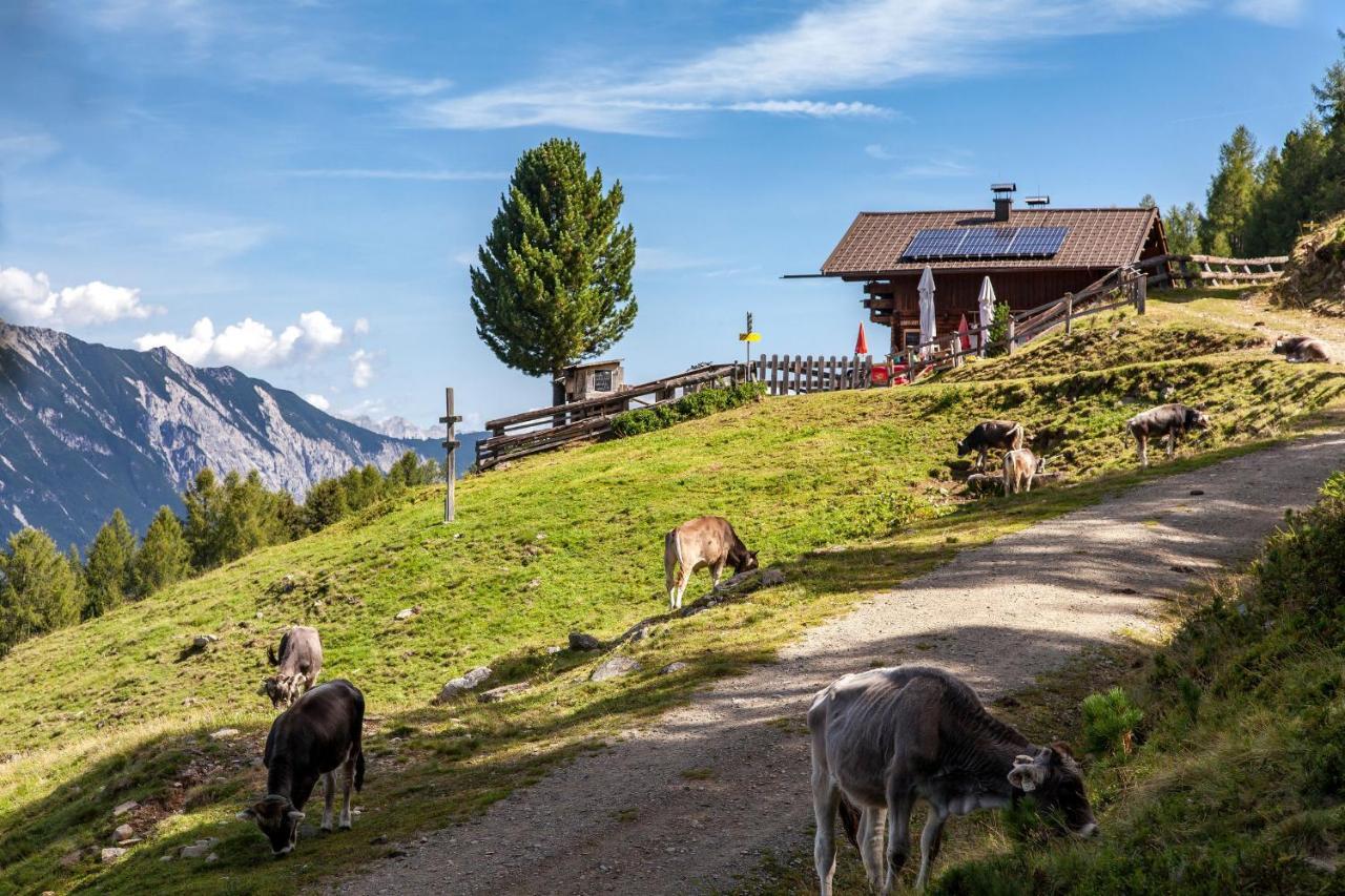 Pension Dorfplatzl Sankt Leonhard im Pitztal Exterior photo