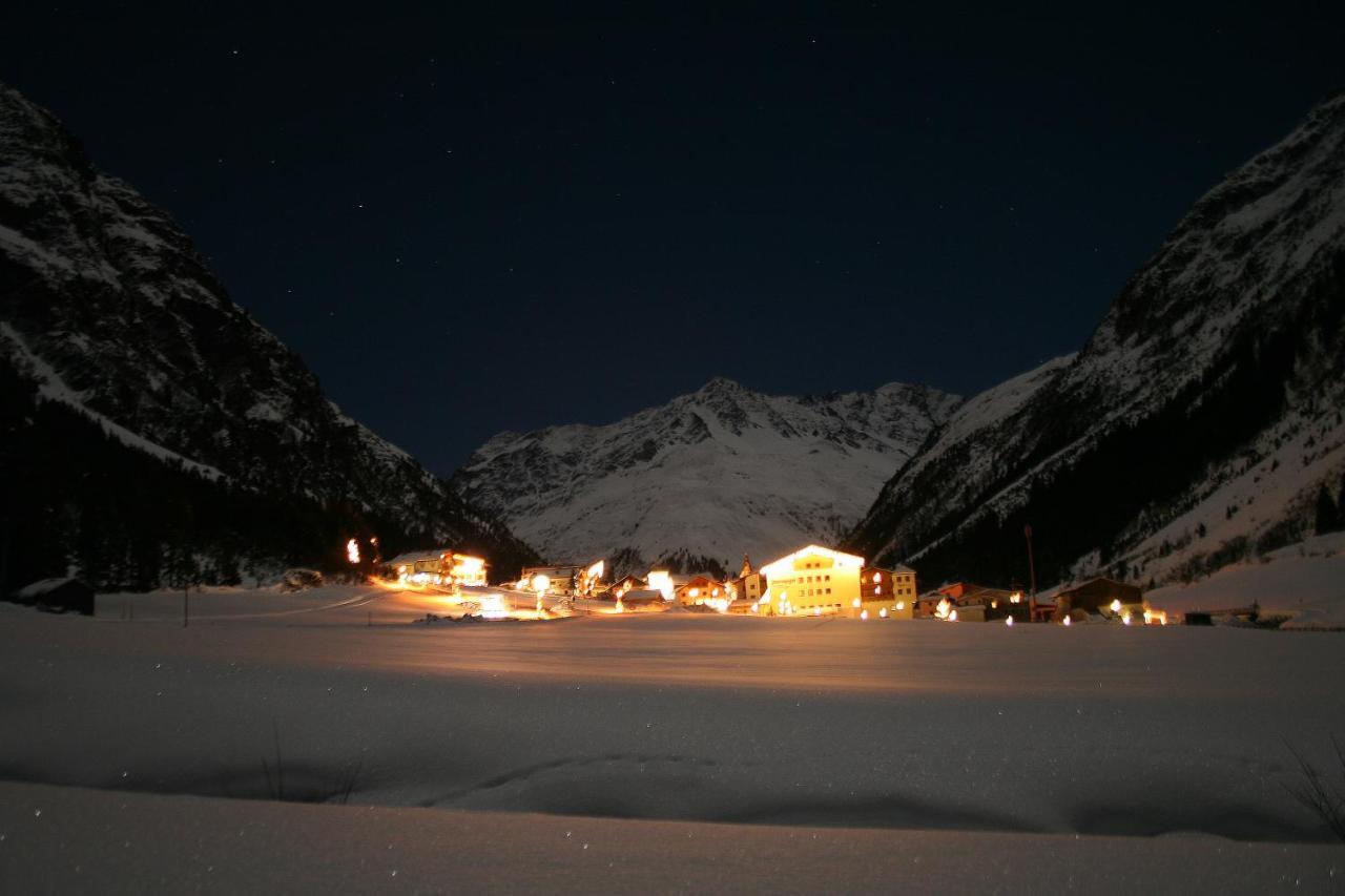 Pension Dorfplatzl Sankt Leonhard im Pitztal Exterior photo